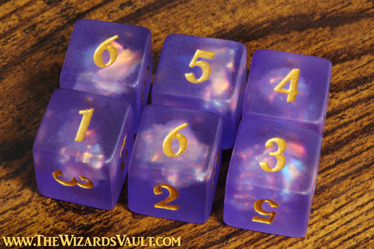 Dé D6 Âme Mystique – Inclusions holographiques violettes, finition givrée