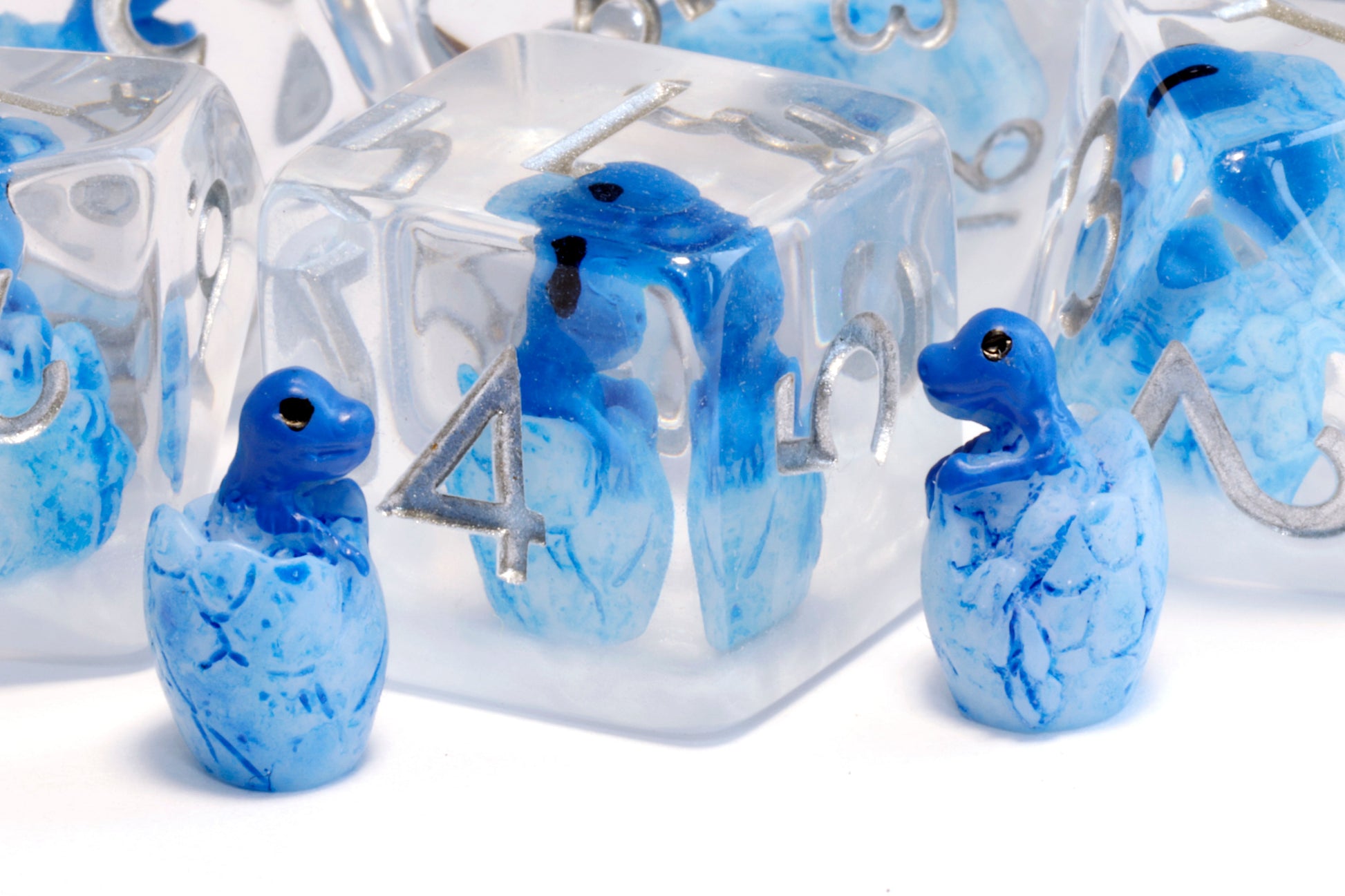 Frost Dragon Hatchling dice set - The Wizard's Vault